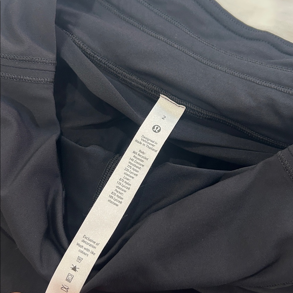 Lululemon Athletica Black Skort with Zip Pocket size 2 - Picture 4 of 4